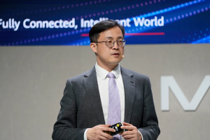 MWC 2025 | 华为罗萱：AI重塑核心网运维模式和高稳能力，助力运营商迈向AN L4